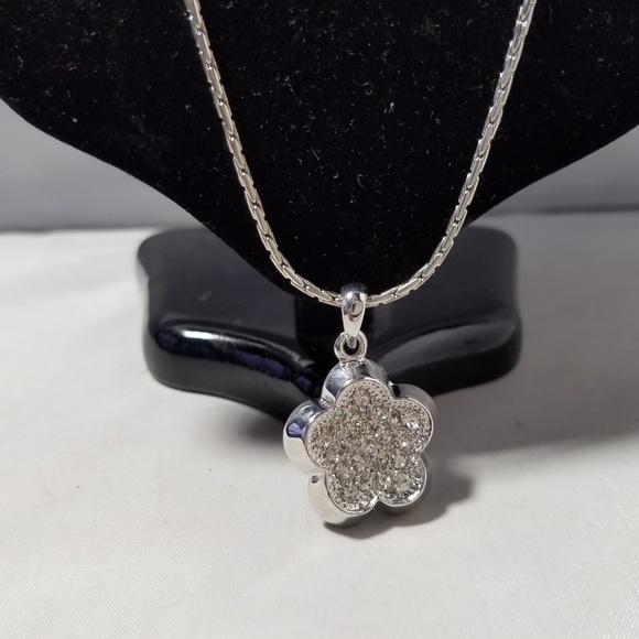 18k White Gold Chain W/ Flower Rhinestone Pendant - Picture 4 of 8